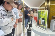 韧性十足的中国外贸企业：“不倒翁”被摁下去，还会再弹起来
